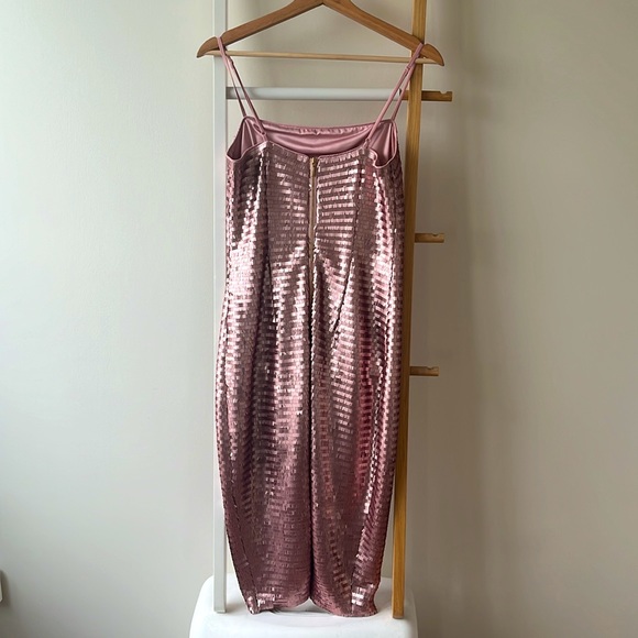 Blush pink sequin dress - Picture 2 of 2